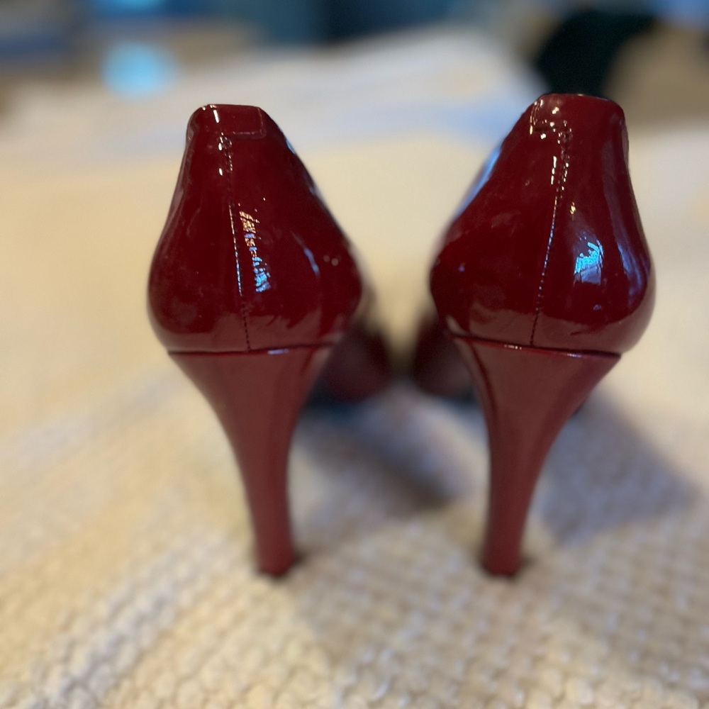 Jessica Simpson Red Pumps
